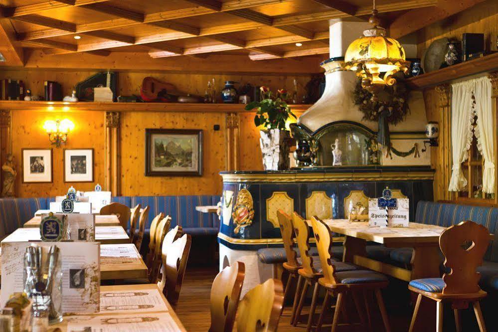 Hotel Zum Goldenen Loewen Баден-Баден Екстериор снимка