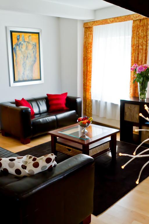 Hotel Zum Goldenen Loewen Баден-Баден Стая снимка