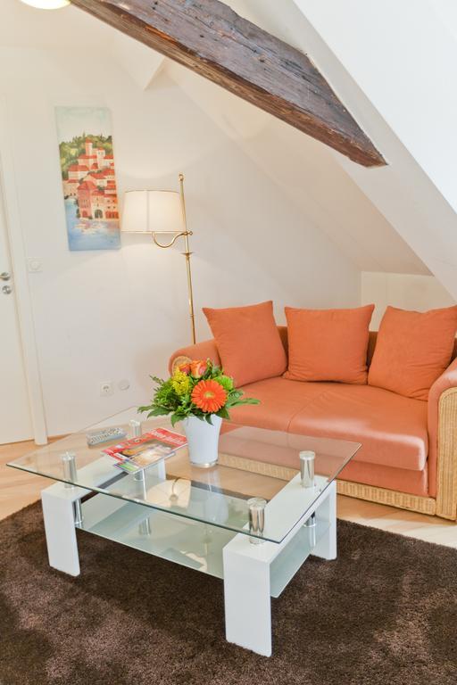 Hotel Zum Goldenen Loewen Баден-Баден Стая снимка