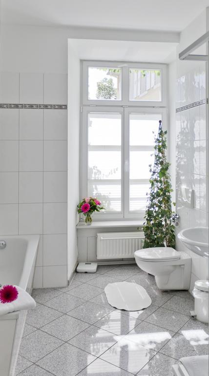 Hotel Zum Goldenen Loewen Баден-Баден Стая снимка